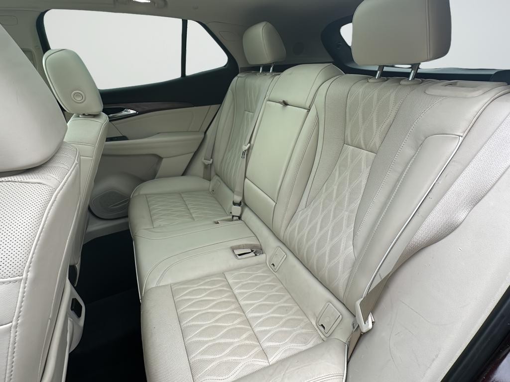 Buick Envision Vehicle Full-screen Gallery Image 36