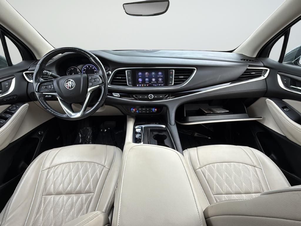 Buick Enclave Vehicle Full-screen Gallery Image 09