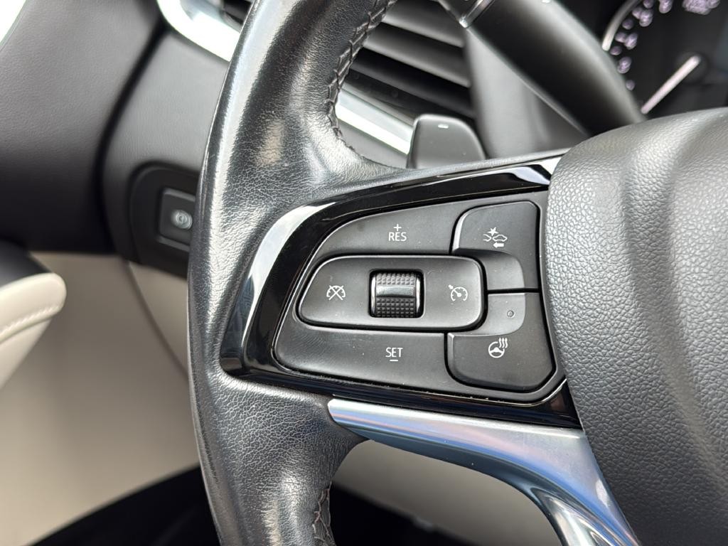 Buick Enclave Vehicle Full-screen Gallery Image 16