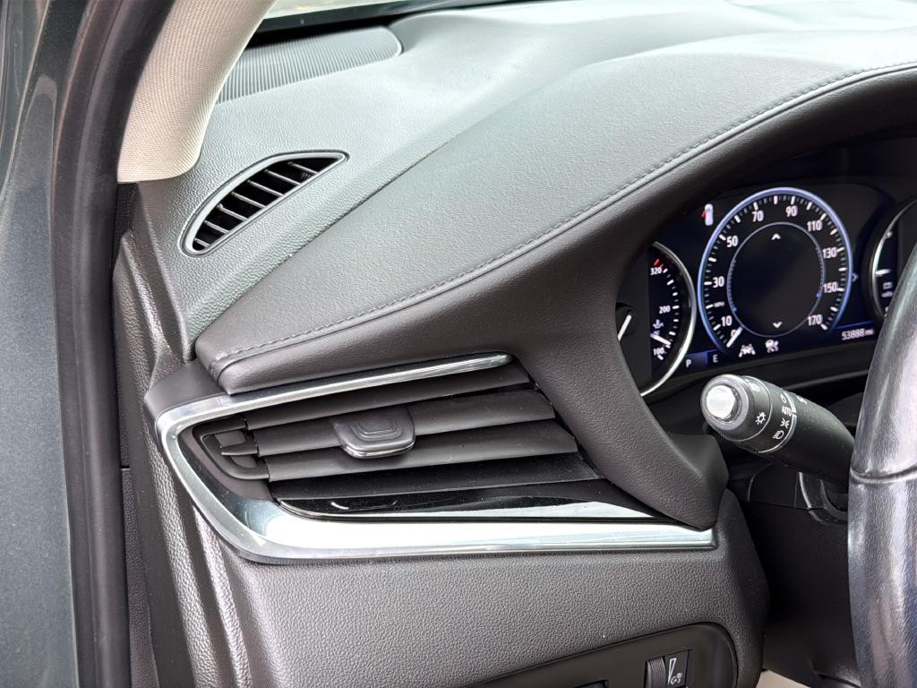 Buick Enclave Vehicle Full-screen Gallery Image 32