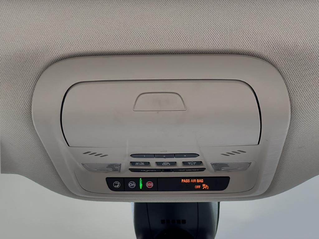 Buick Enclave Vehicle Full-screen Gallery Image 40