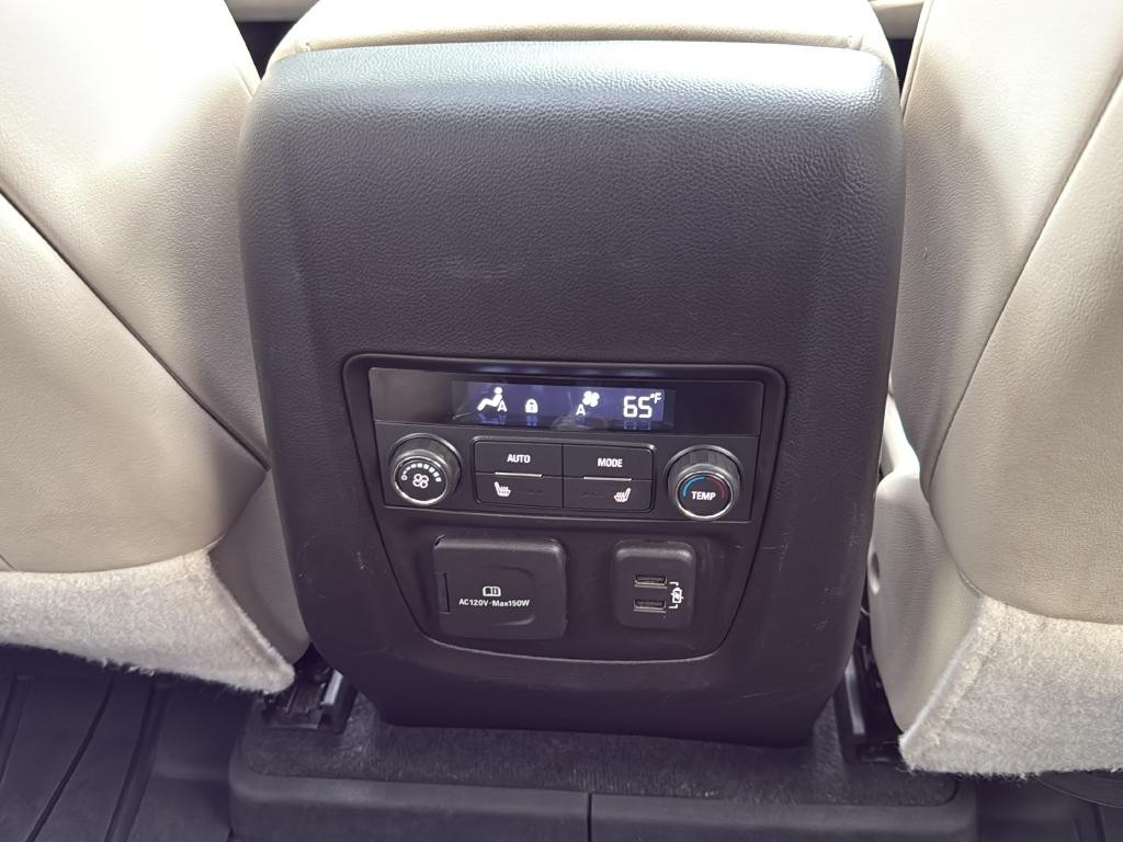 Buick Enclave Vehicle Full-screen Gallery Image 41