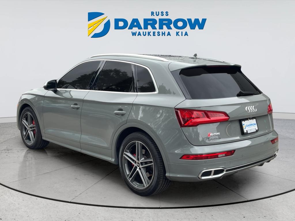 Audi SQ5 Vehicle Full-screen Gallery Image 03