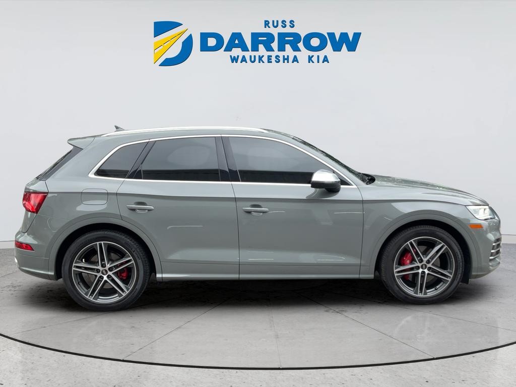 Audi SQ5 Vehicle Full-screen Gallery Image 06