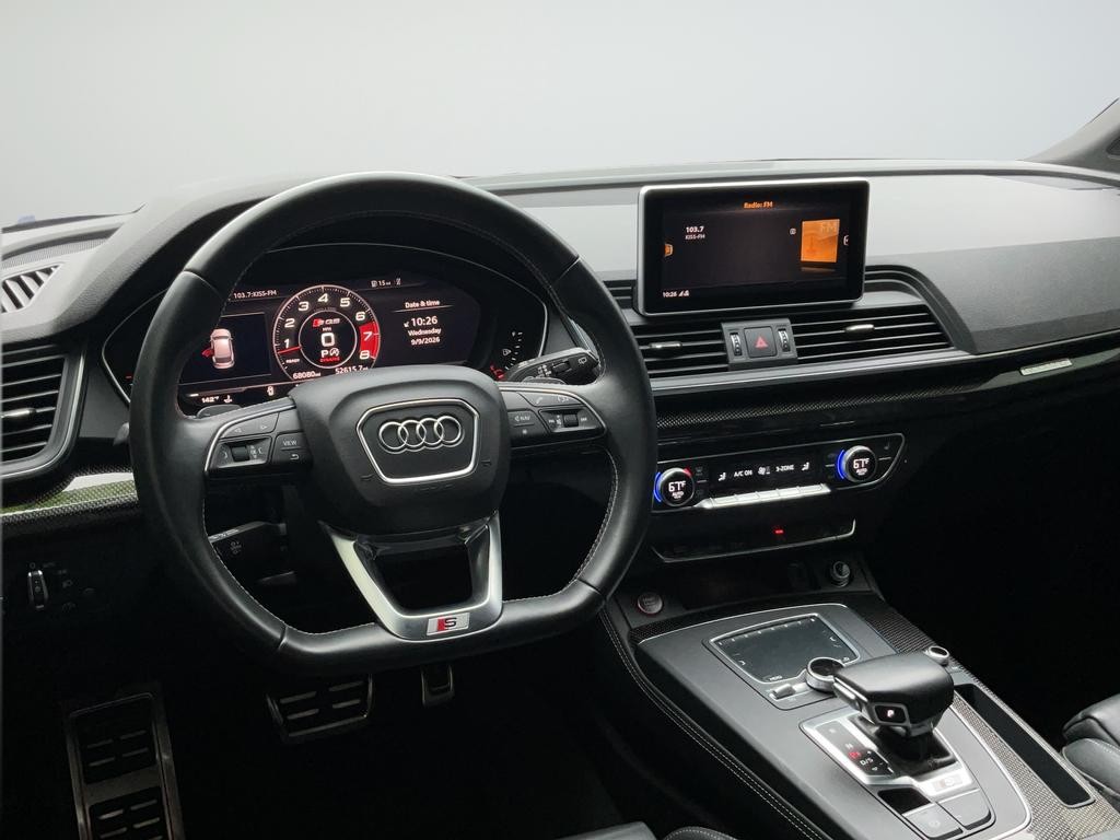 Audi SQ5 Vehicle Full-screen Gallery Image 11
