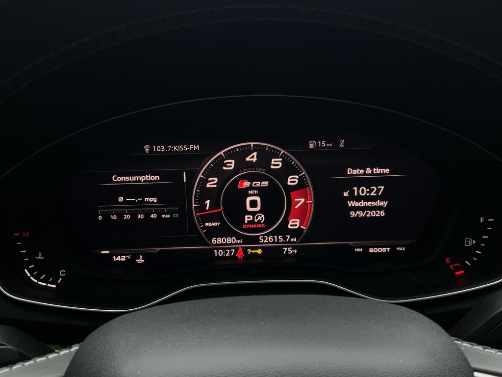 Audi SQ5 Vehicle Full-screen Gallery Image 12
