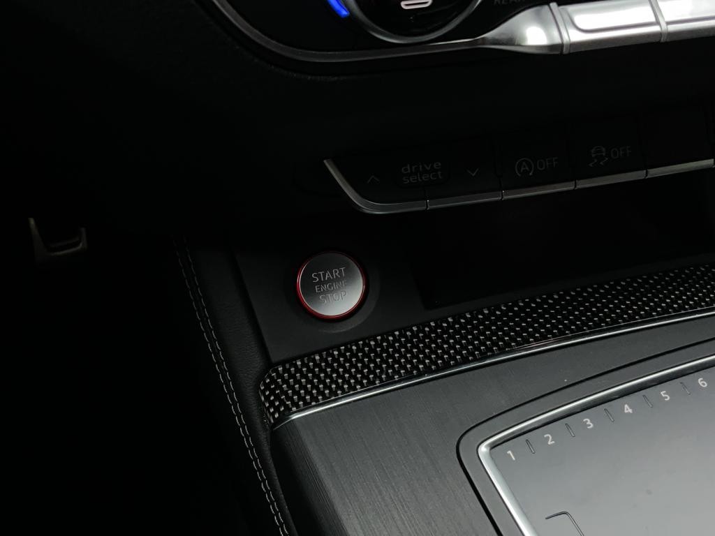 Audi SQ5 Vehicle Full-screen Gallery Image 13
