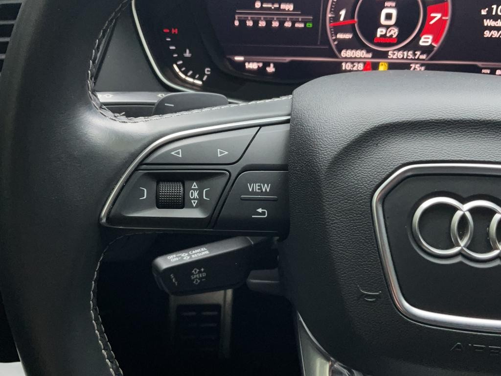Audi SQ5 Vehicle Full-screen Gallery Image 16