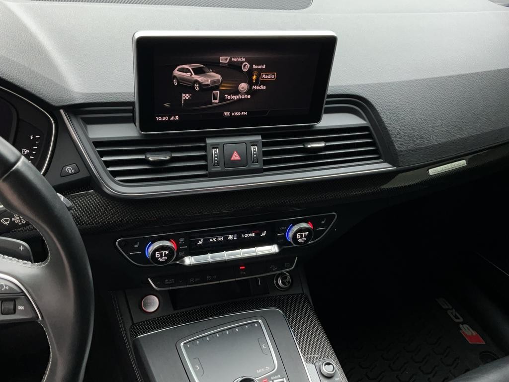 Audi SQ5 Vehicle Full-screen Gallery Image 20