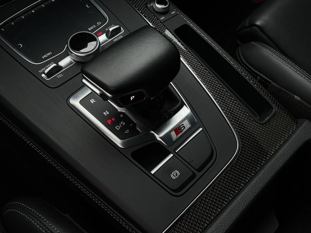 Audi SQ5 Vehicle Full-screen Gallery Image 22