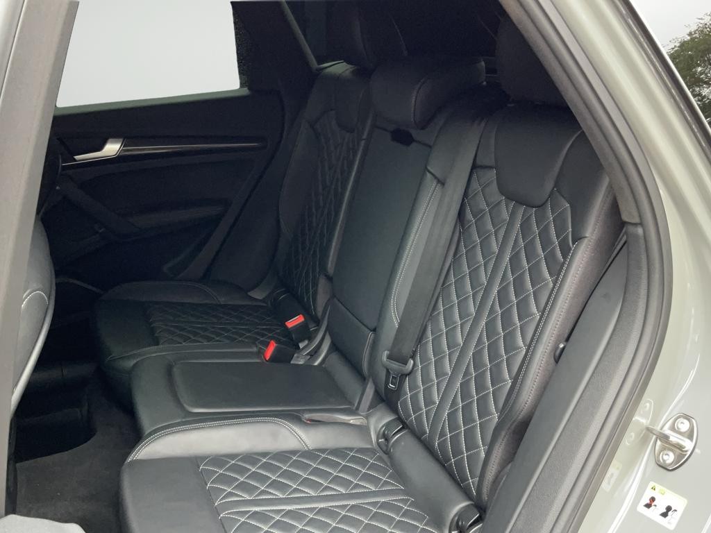 Audi SQ5 Vehicle Full-screen Gallery Image 27