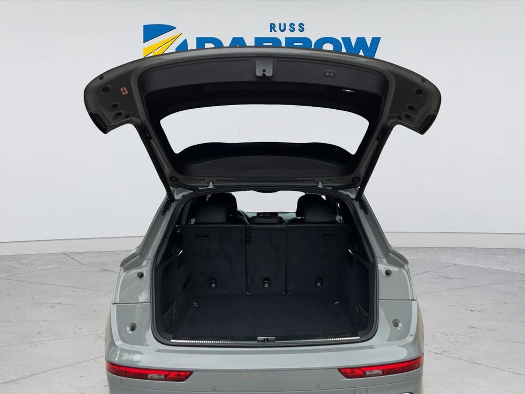 Audi SQ5 Vehicle Full-screen Gallery Image 30