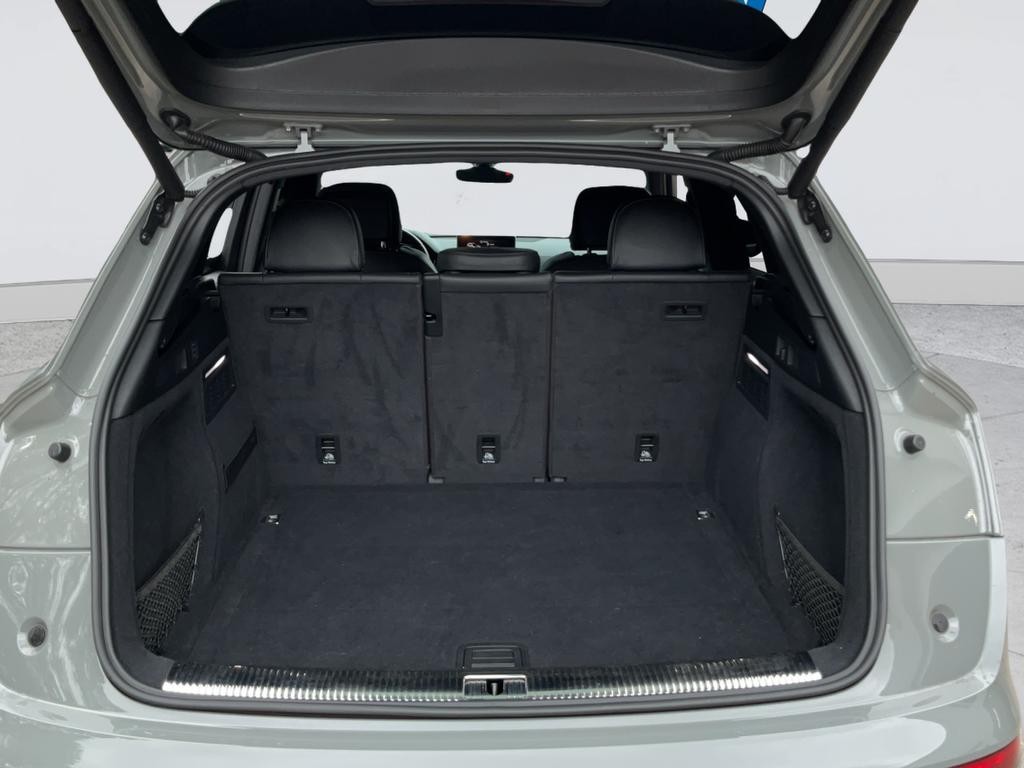 Audi SQ5 Vehicle Full-screen Gallery Image 31