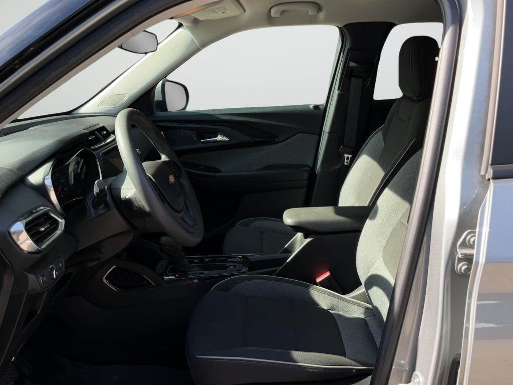Chevrolet Trailblazer Vehicle Full-screen Gallery Image 10