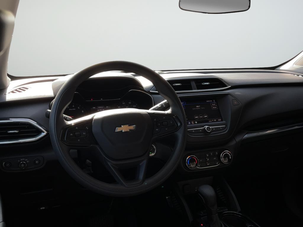 Chevrolet Trailblazer Vehicle Full-screen Gallery Image 11