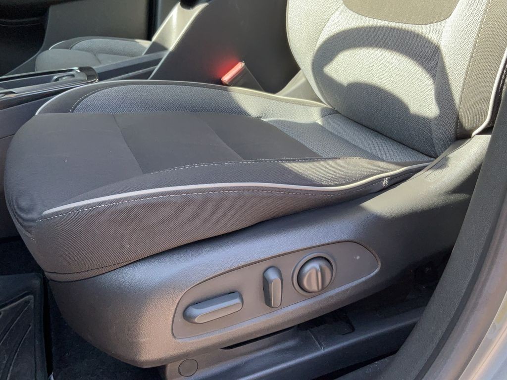 Chevrolet Trailblazer Vehicle Full-screen Gallery Image 18