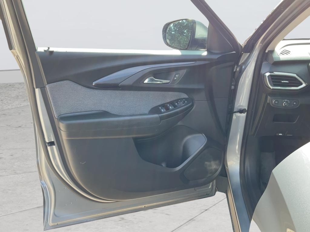 Chevrolet Trailblazer Vehicle Full-screen Gallery Image 24