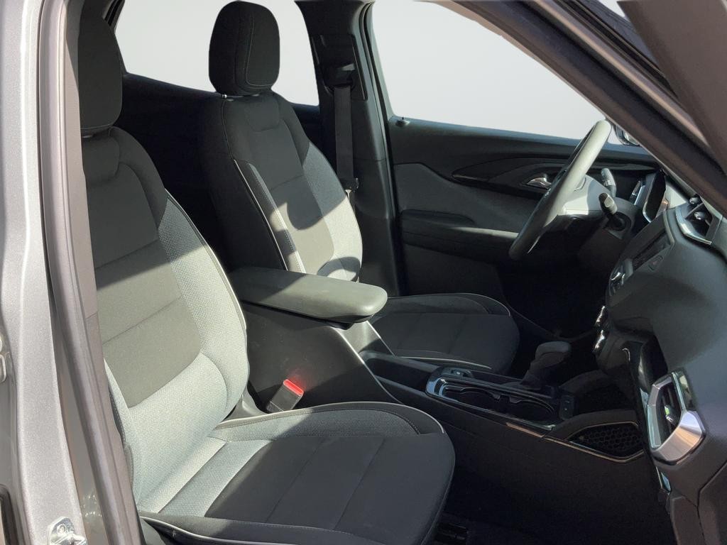 Chevrolet Trailblazer Vehicle Full-screen Gallery Image 26
