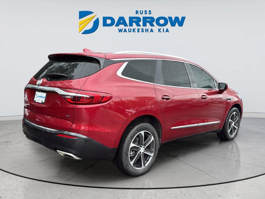 Buick Enclave Vehicle Full-screen Gallery Image 05