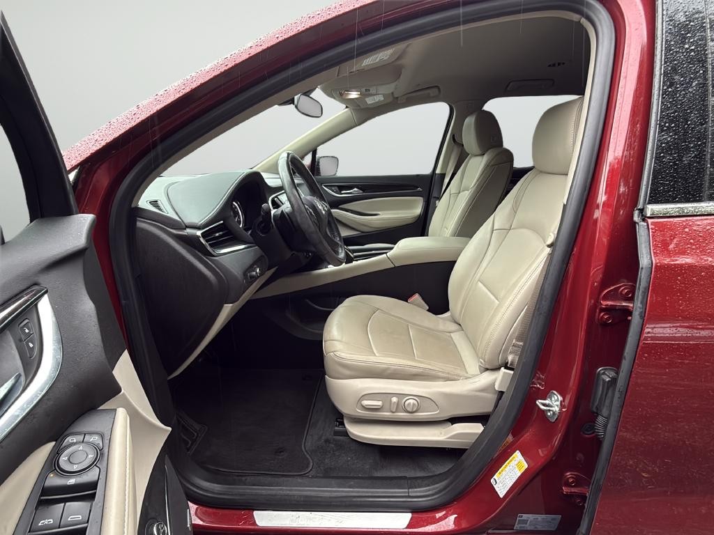 Buick Enclave Vehicle Full-screen Gallery Image 10