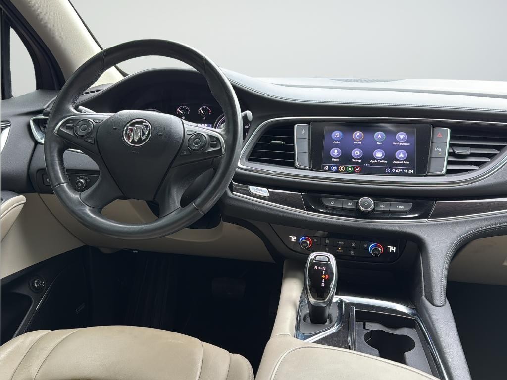 Buick Enclave Vehicle Full-screen Gallery Image 11