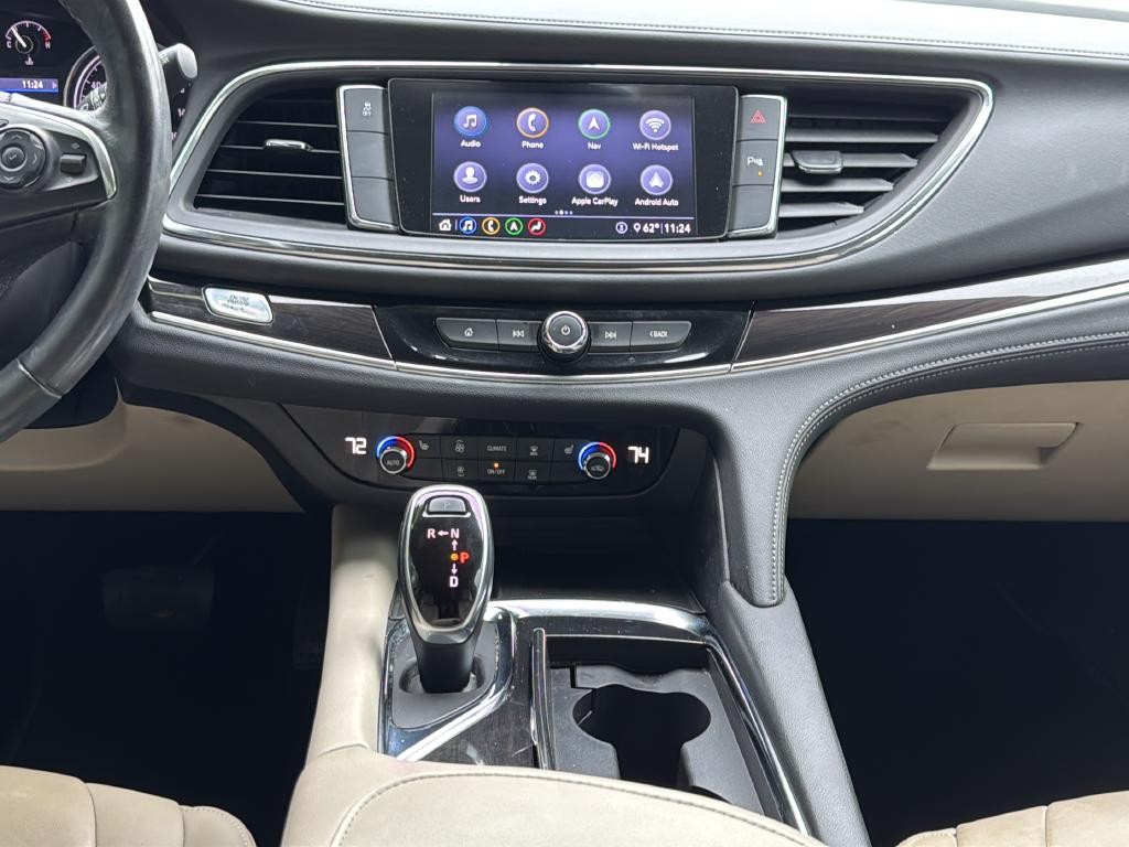 Buick Enclave Vehicle Full-screen Gallery Image 20