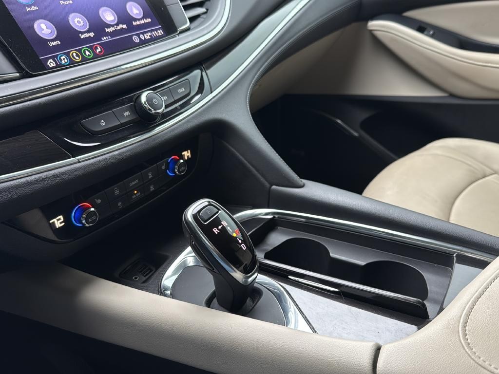 Buick Enclave Vehicle Full-screen Gallery Image 22