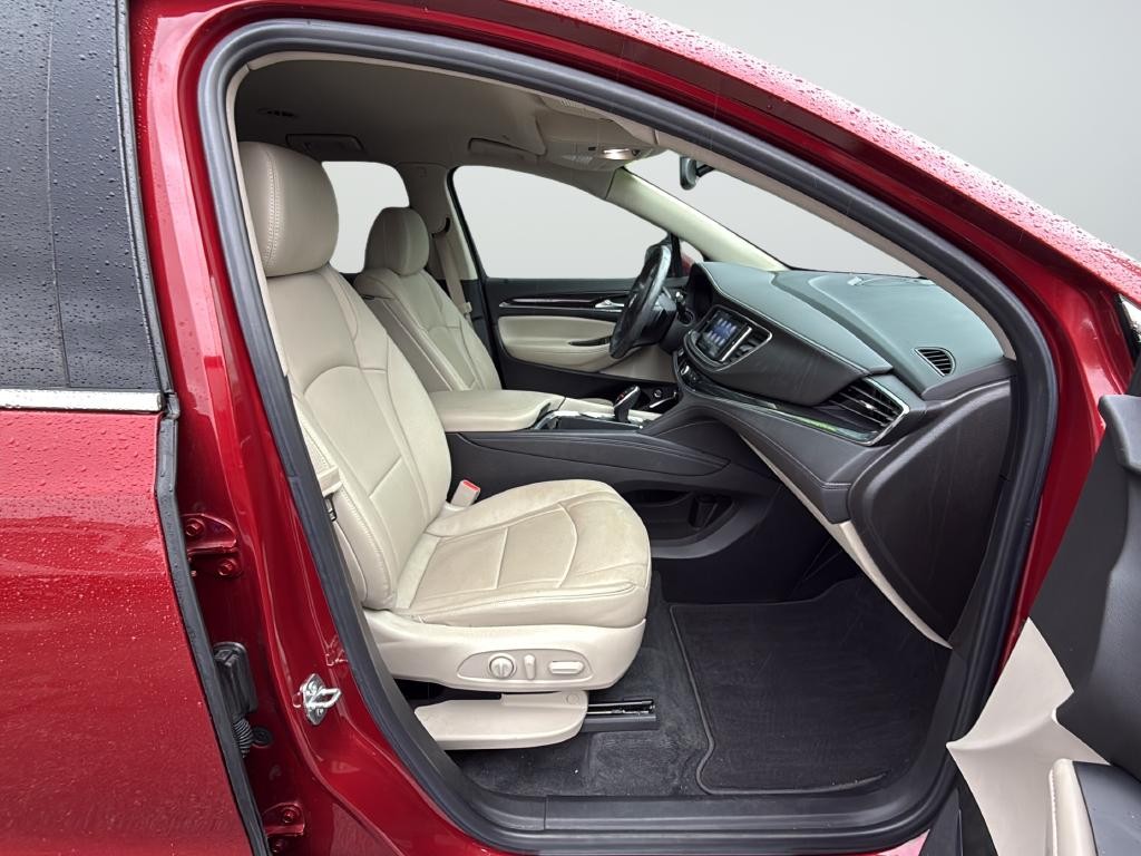 Buick Enclave Vehicle Full-screen Gallery Image 26