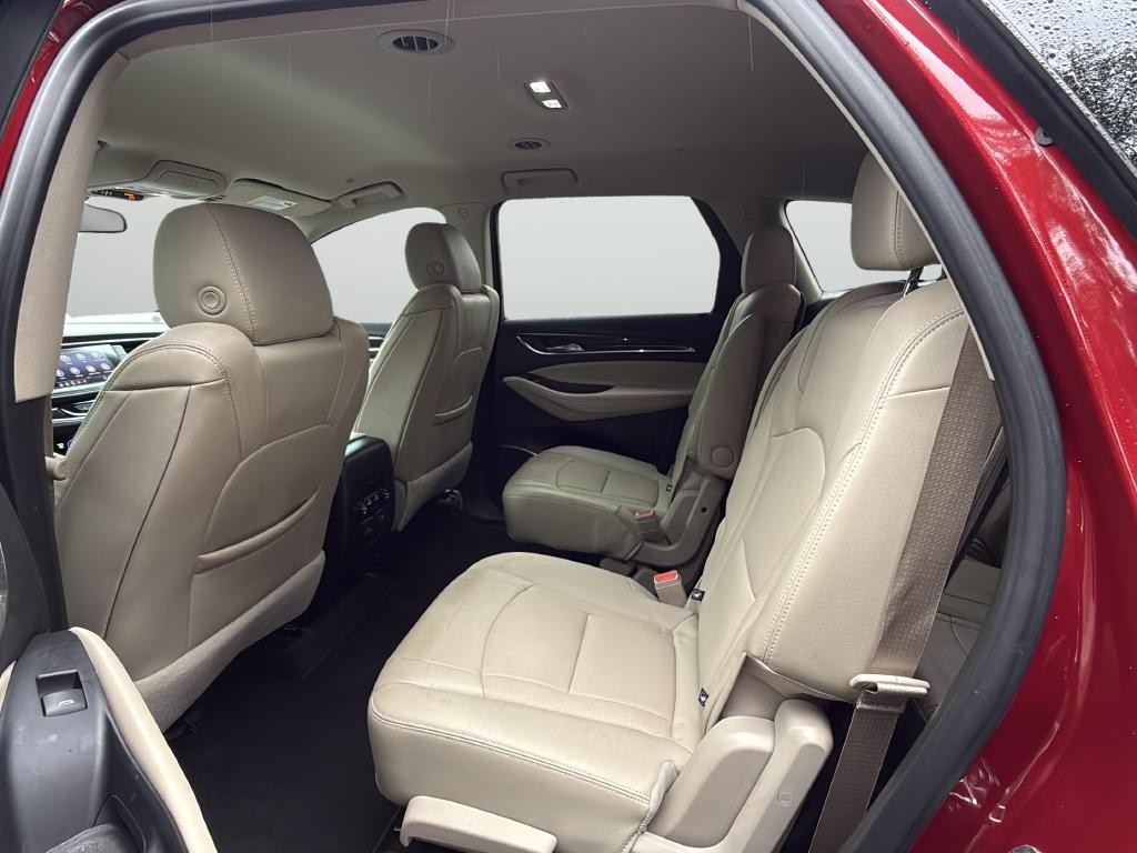 Buick Enclave Vehicle Full-screen Gallery Image 27