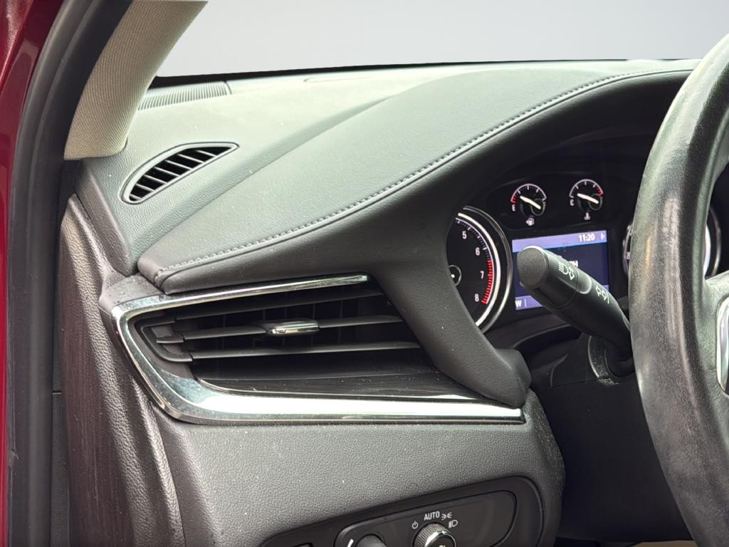Buick Enclave Vehicle Full-screen Gallery Image 32