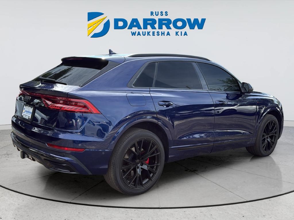 Audi Q8 Vehicle Full-screen Gallery Image 05