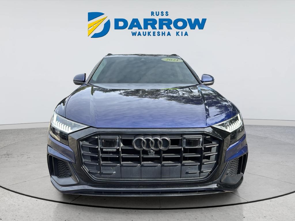Audi Q8 Vehicle Full-screen Gallery Image 08