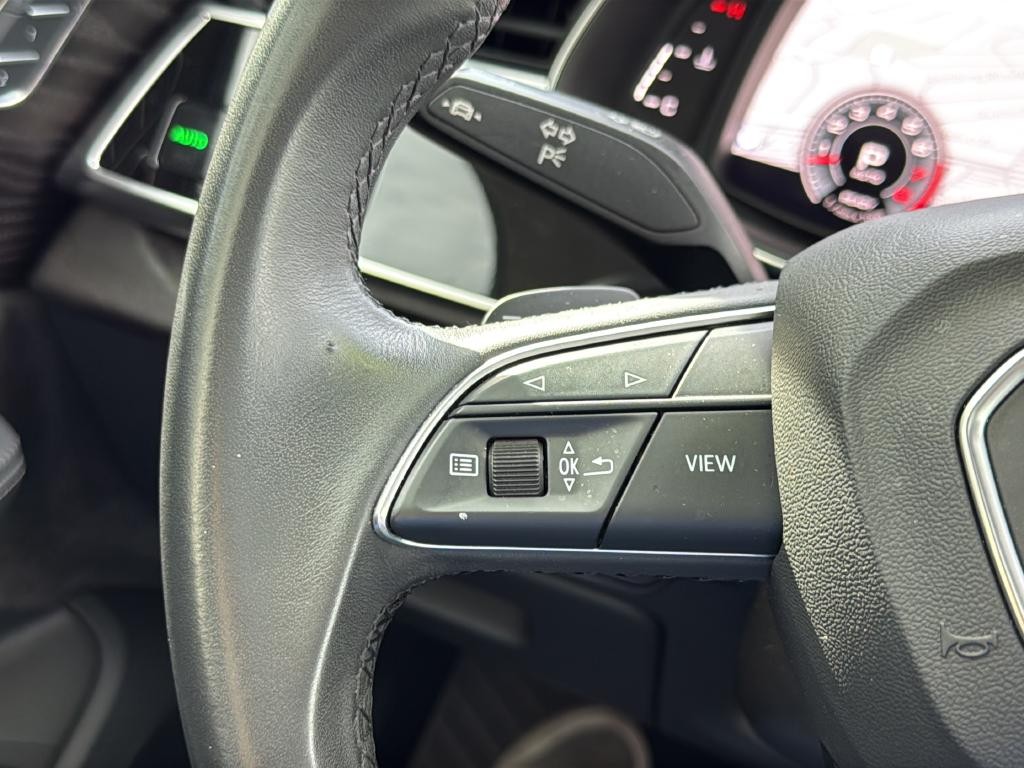Audi Q8 Vehicle Full-screen Gallery Image 16