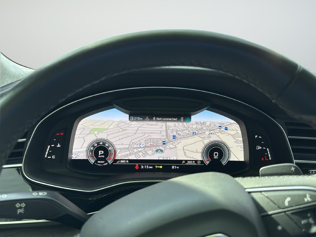 Audi Q8 Vehicle Full-screen Gallery Image 38