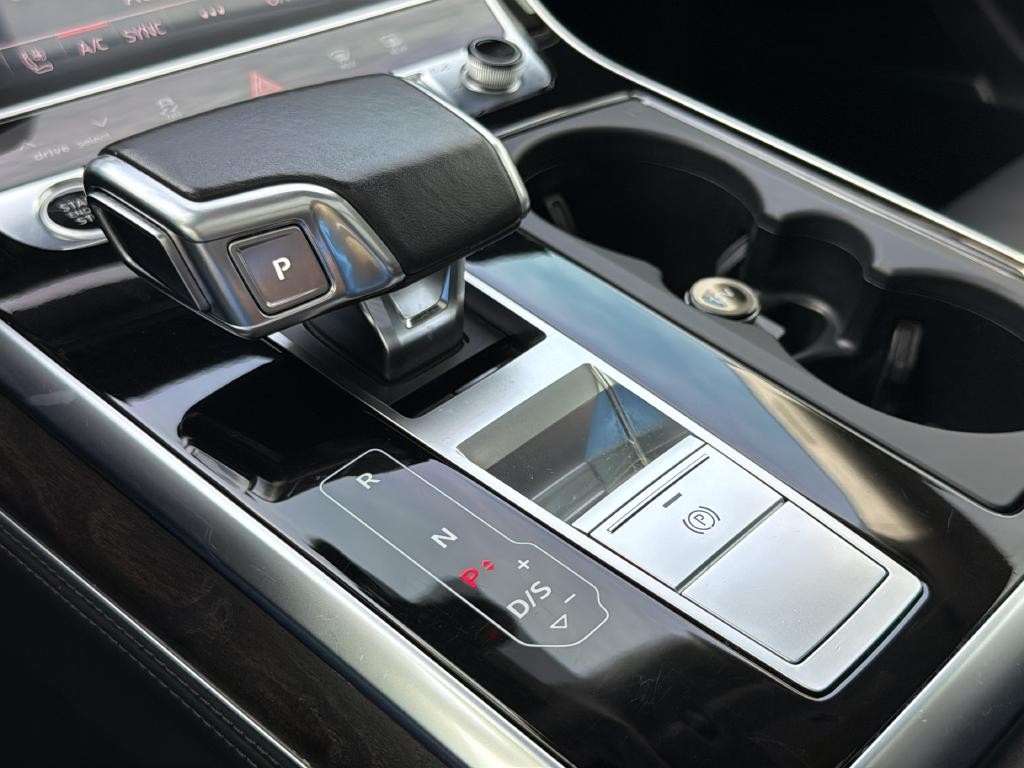 Audi Q8 Vehicle Full-screen Gallery Image 44
