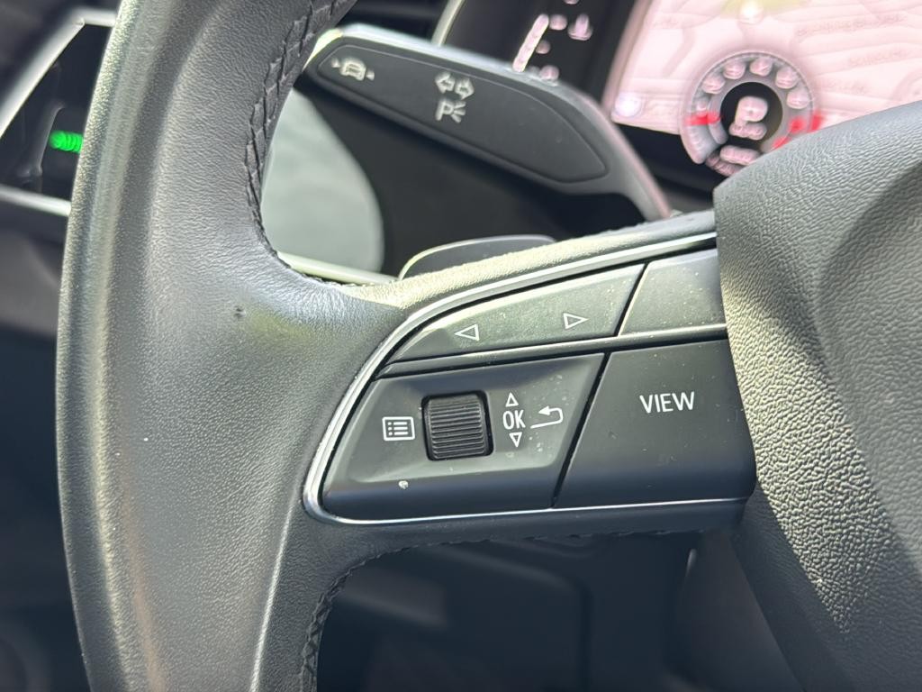 Audi Q8 Vehicle Full-screen Gallery Image 45