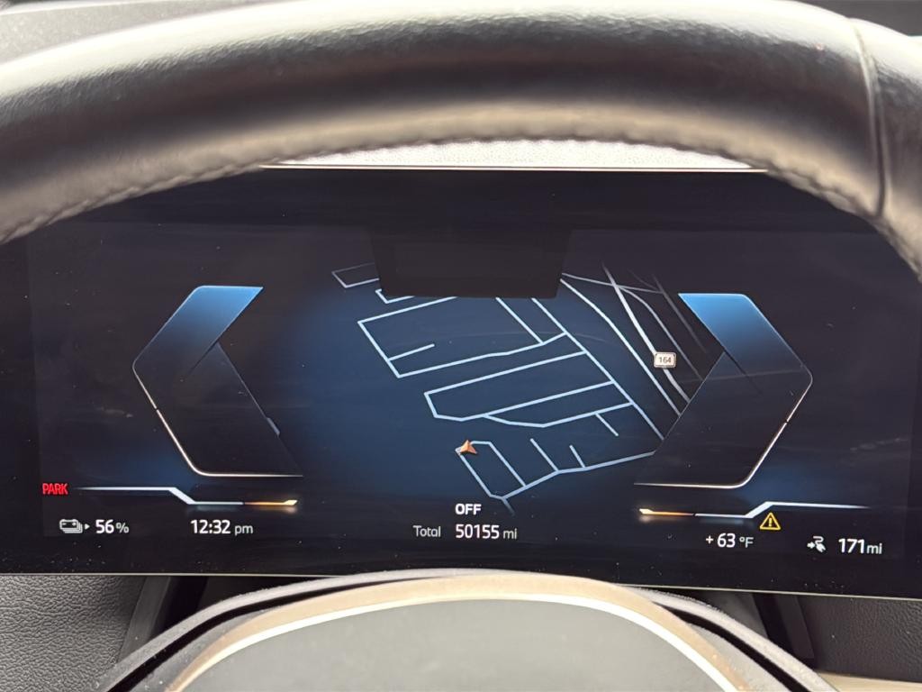 BMW iX Vehicle Full-screen Gallery Image 12