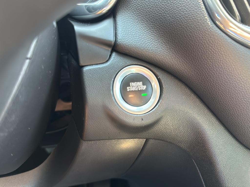 Chevrolet Equinox Vehicle Full-screen Gallery Image 13