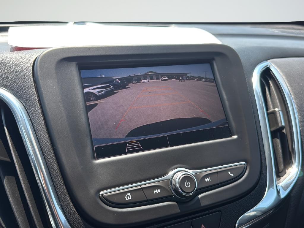 Chevrolet Equinox Vehicle Full-screen Gallery Image 15