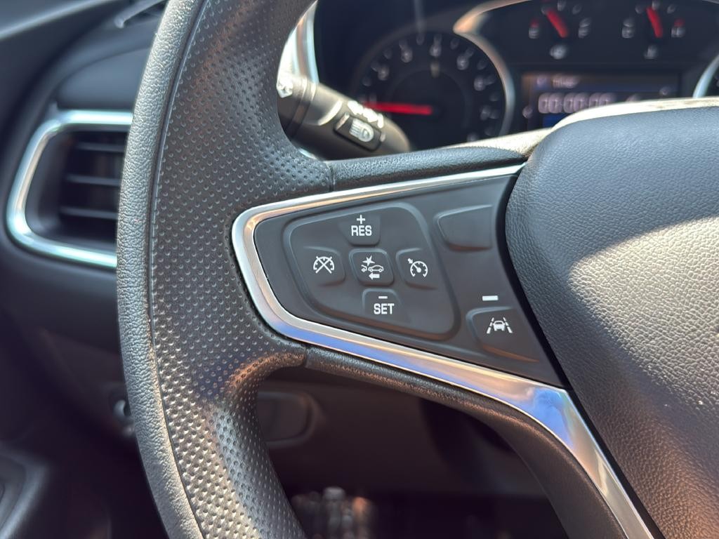 Chevrolet Equinox Vehicle Full-screen Gallery Image 16