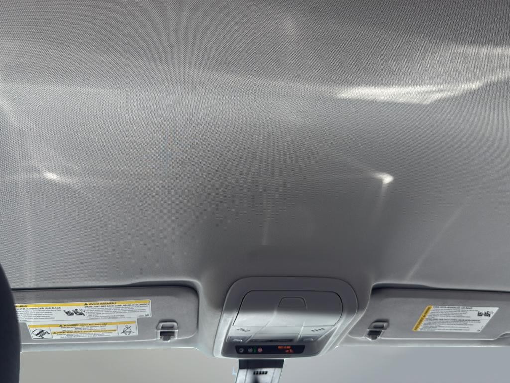 Chevrolet Equinox Vehicle Full-screen Gallery Image 19