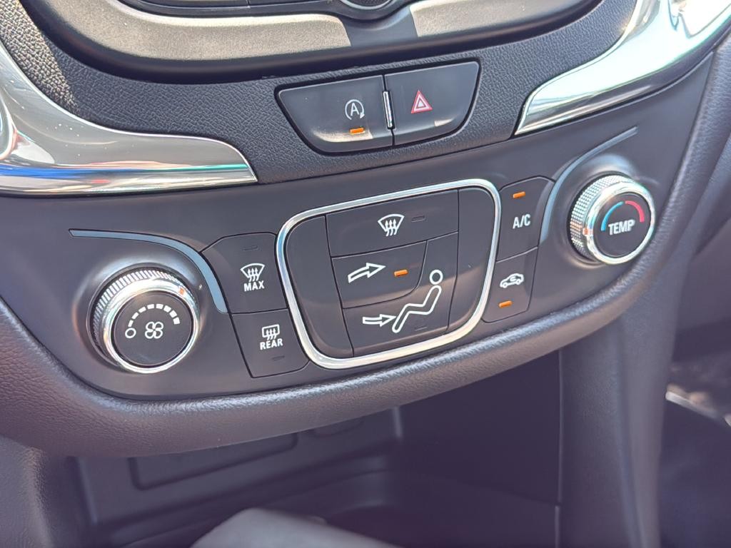 Chevrolet Equinox Vehicle Full-screen Gallery Image 21