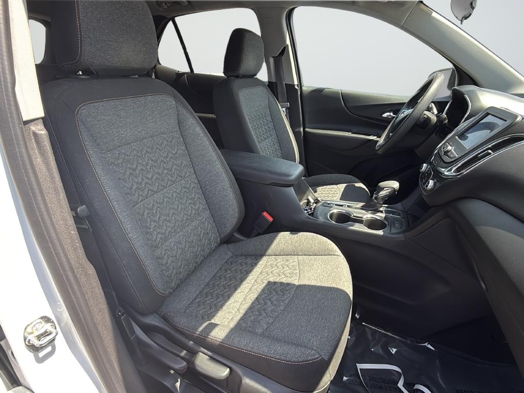 Chevrolet Equinox Vehicle Full-screen Gallery Image 26
