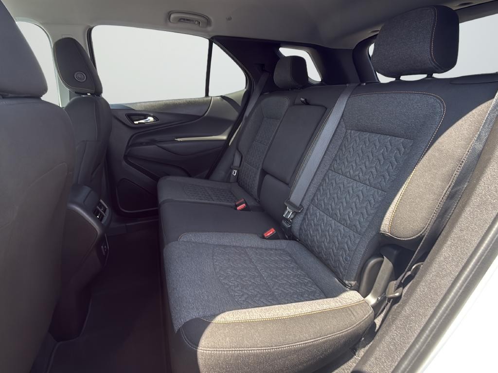Chevrolet Equinox Vehicle Full-screen Gallery Image 27