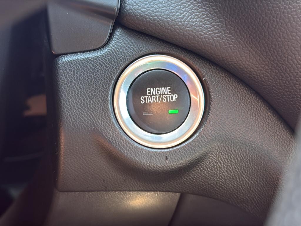 Chevrolet Equinox Vehicle Full-screen Gallery Image 30
