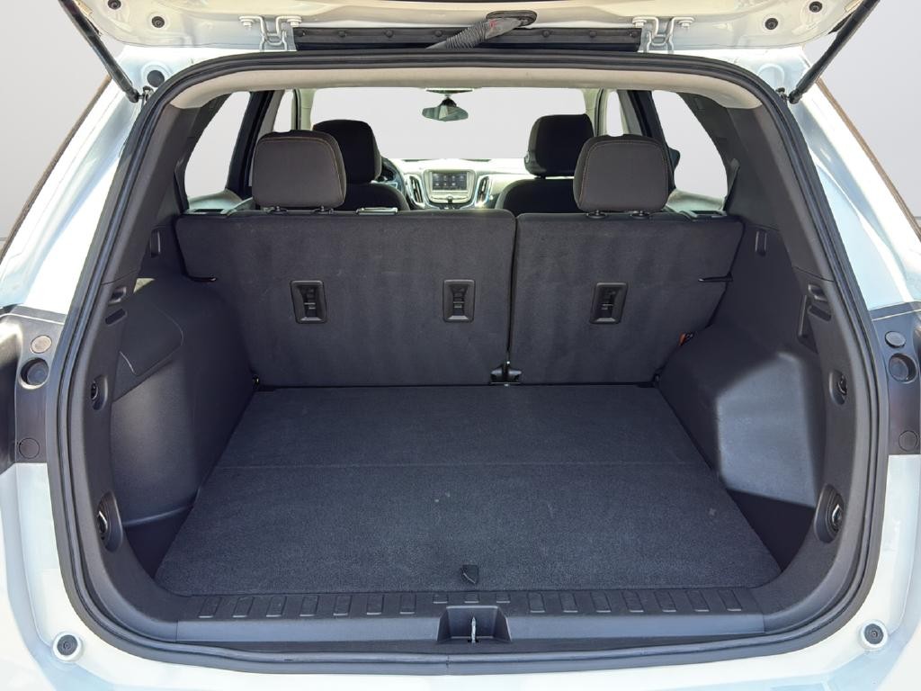 Chevrolet Equinox Vehicle Full-screen Gallery Image 31
