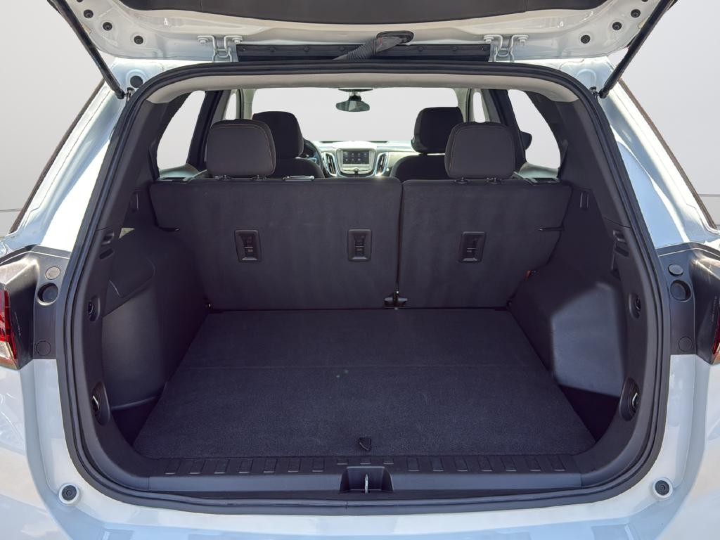 Chevrolet Equinox Vehicle Full-screen Gallery Image 35