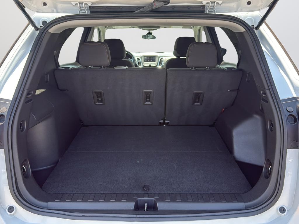 Chevrolet Equinox Vehicle Full-screen Gallery Image 40