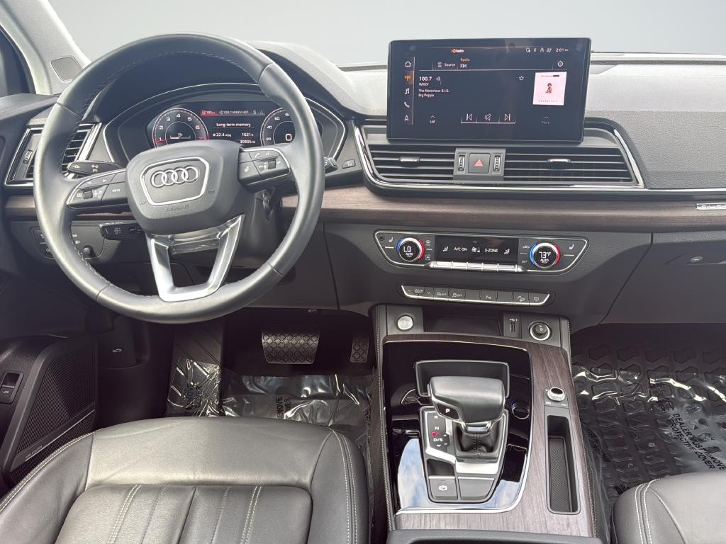 Audi Q5 Vehicle Full-screen Gallery Image 11