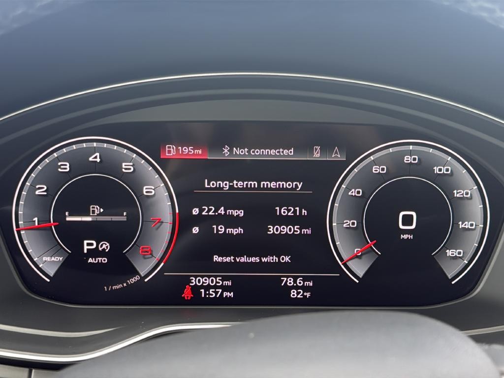 Audi Q5 Vehicle Full-screen Gallery Image 12